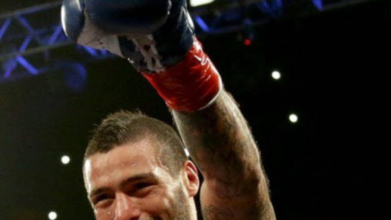 Pacquiao announces Matthysse fight, but doubts emerge