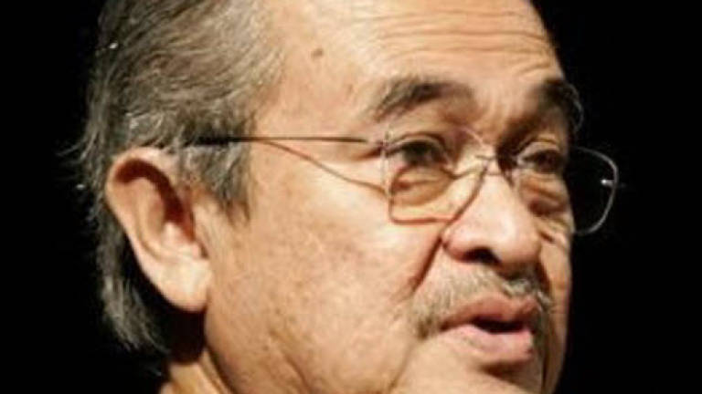 Pak Lah: Conduct studies first before issuing fatwa
