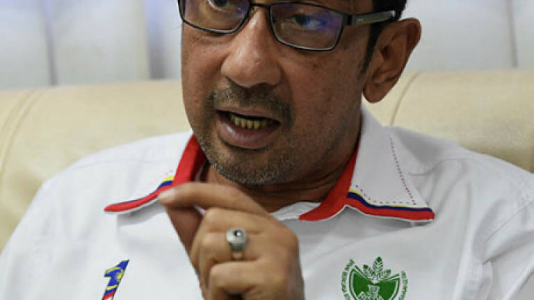 Perlis situation remains uncertain, BN members insist Azlan Man must be replaced
