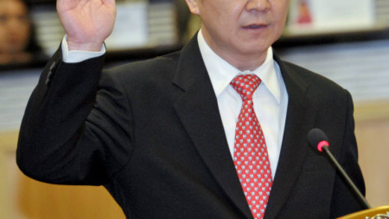 Lee Chee Leong, two others take oath as senators