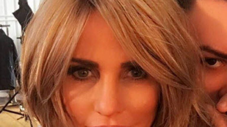 Katie Price debuts new short hairstyle