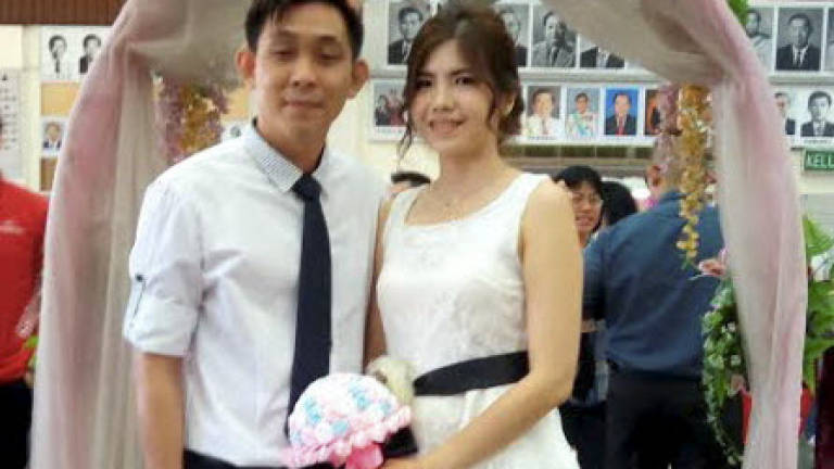 17 couples tie the knot on Valentine's Day 17 couples tie the knot on Valentine's Day
