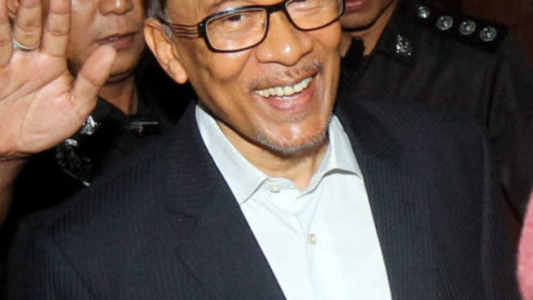 Judge recuses himself from hearing Anwar's leave application