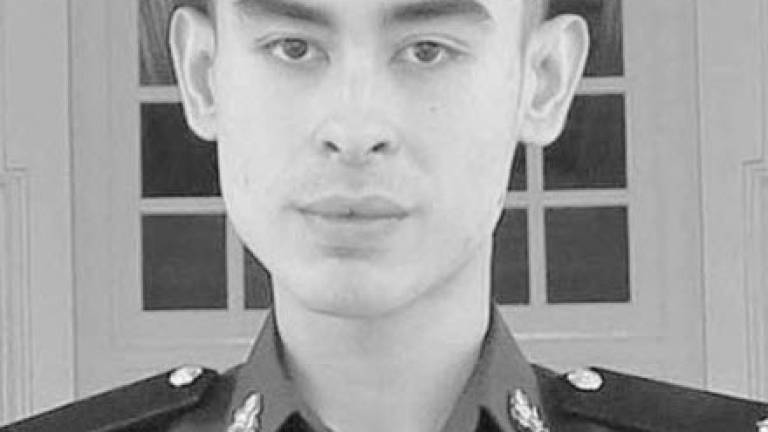 Tunku Jalil laid to rest Tunku Jalil laid to rest
