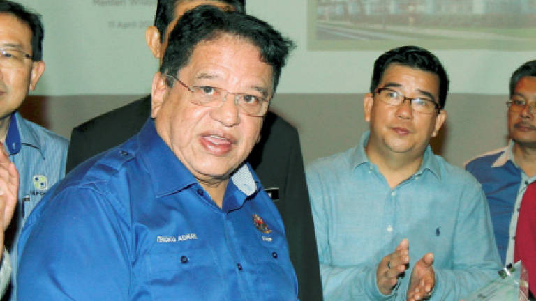 Pandikar's decision to postpone debate is his own: Tengku Adnan