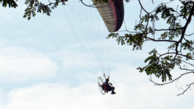 Paragliders had no approval from DCA to fly over Dewan Jubli Perak: Police