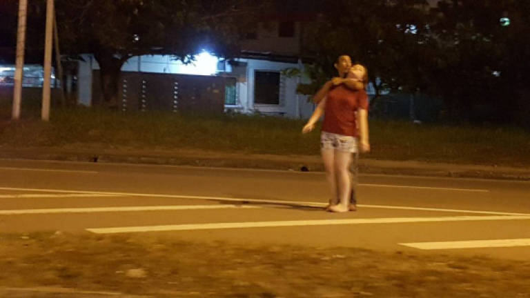 (Video) Man holds woman hostage in Kota Kinabalu
