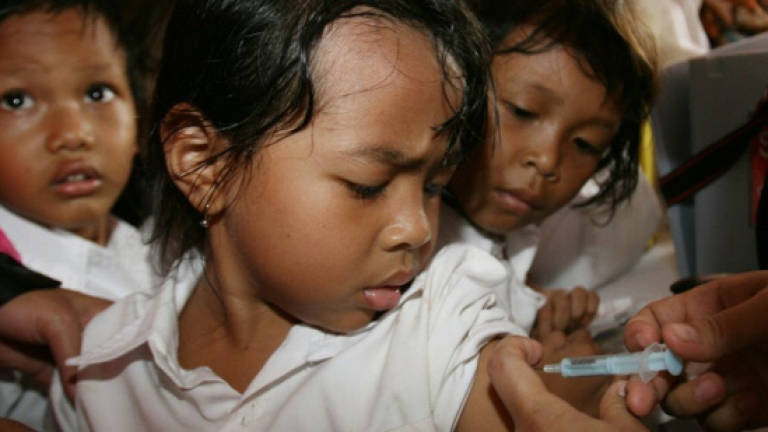 Parents told to contact doctors amid Indonesia vaccine scandal
