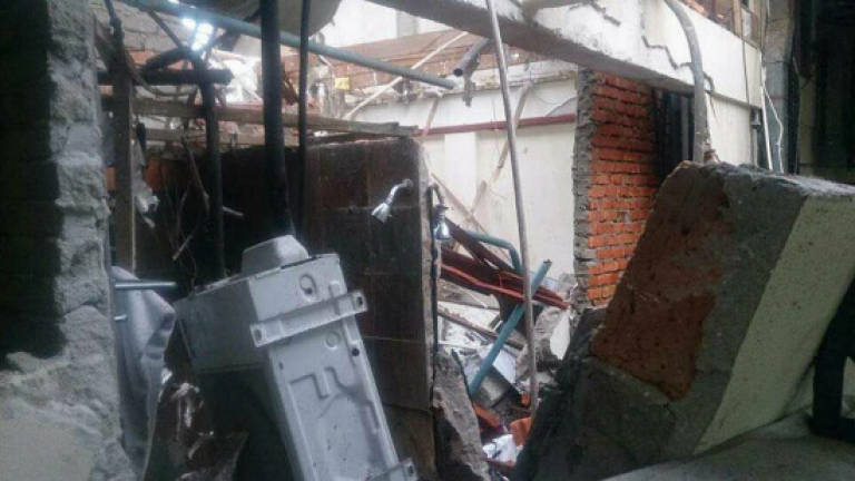Ceiling of Port Dickson hotel room crashes on couple (Updated)