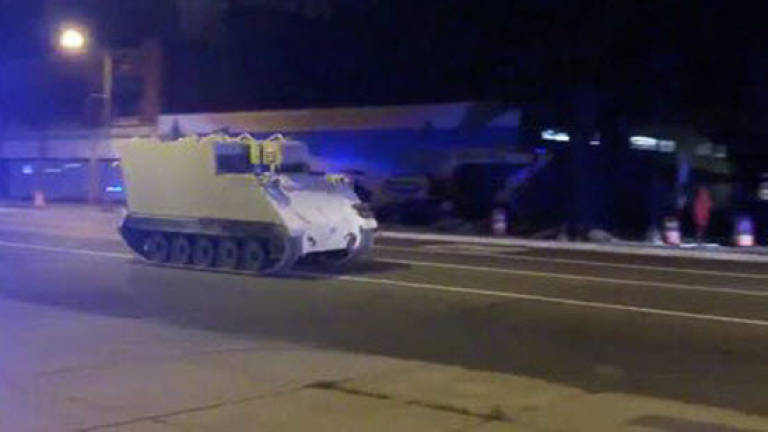 (Video) Tanks for the ride: US soldier steals armoured vehicle