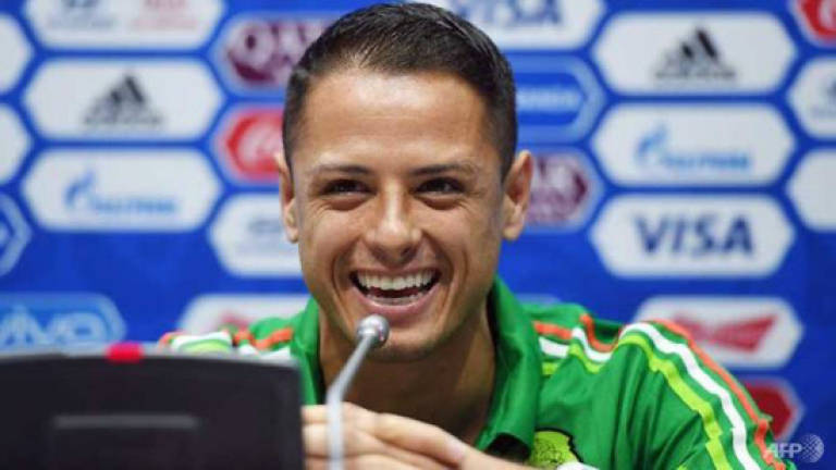 West Ham snap up Mexico star Hernandez