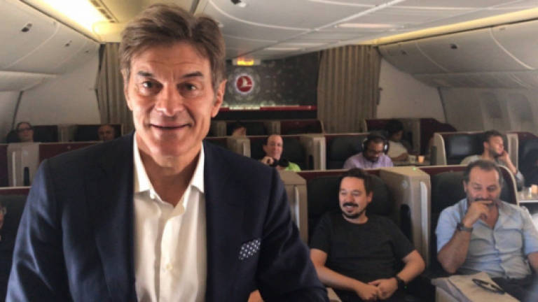 Dr Oz offers tips on how to improve flying experience (Video)