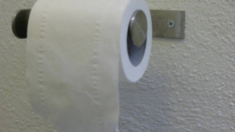 Blazing toilet rolls help Australian medic plane land