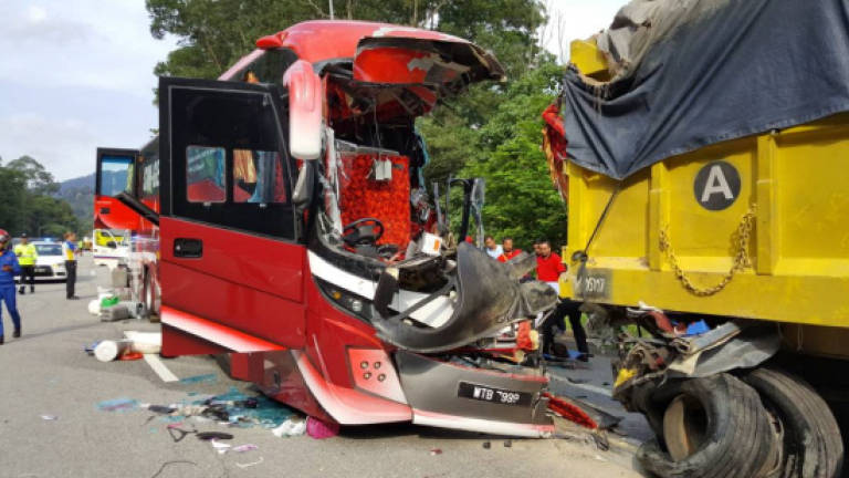 Karak bus crash: Six out of 13 passengers discharged