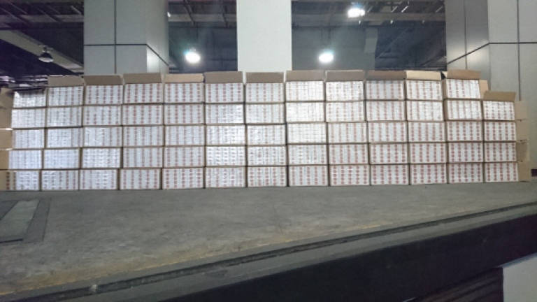 3,200 cartons of contraband cigarettes seized from Malaysia-registered lorry