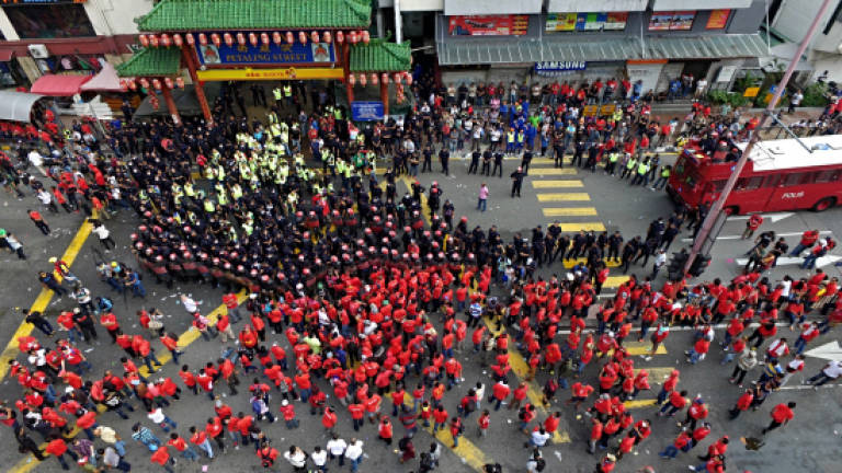 Red shirt rally turns chaotic