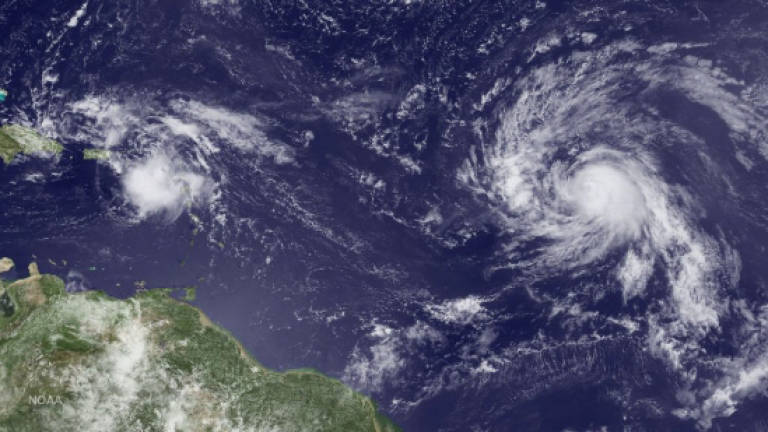 Storm Gaston in the Atlantic regains hurricane strength
