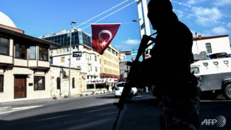 Turkey detains some 400 IS suspects in nationwide raids
