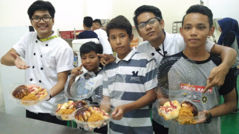 Munir warms hearts by teaching poor kids to bake