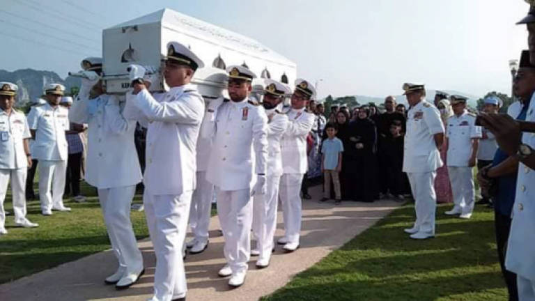 Remains of 13th RMN chief buried