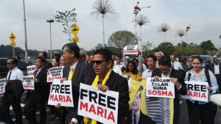 MPs march to Bukit Aman demanding an end to harassment of govt critics (Updated)