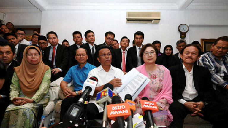 Six Sabah BN assemblymen cross over to Warisan