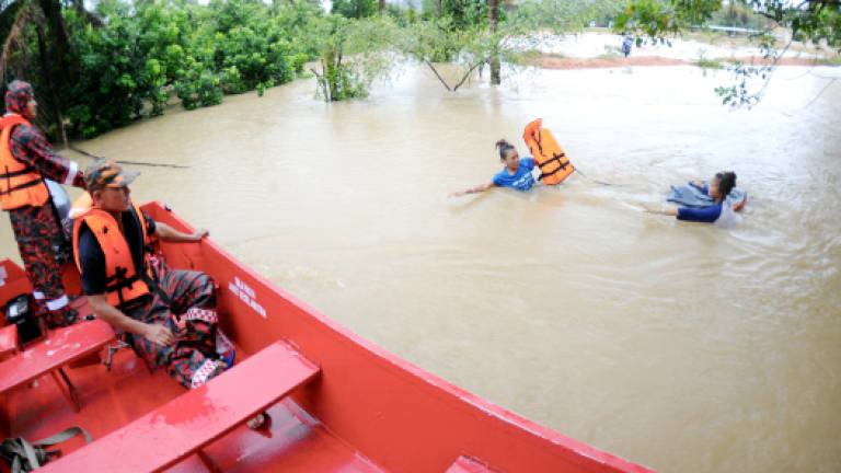 Floods worsen in Terengganu, over 2,000 evacuated by 6pm