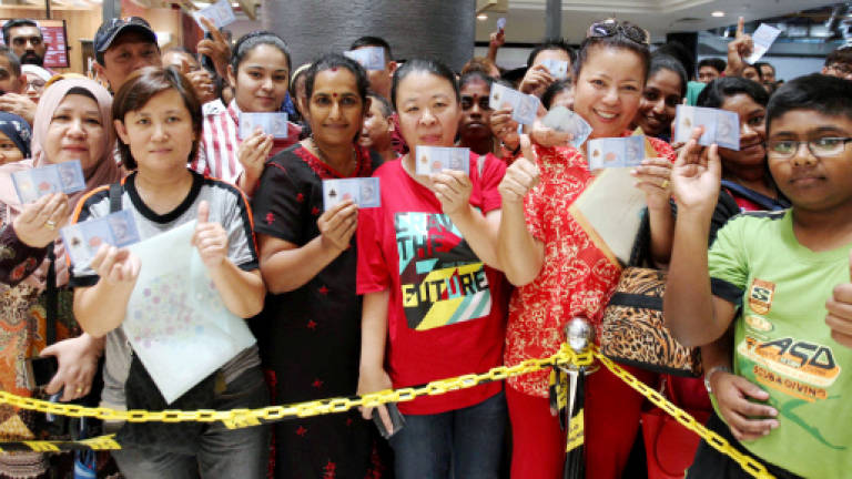 Thousands gather to register for Bangsa Johor dream house scheme