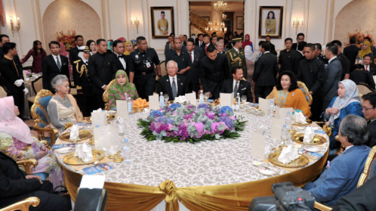 Najib hosts lunch in honour of Brunei Sultan