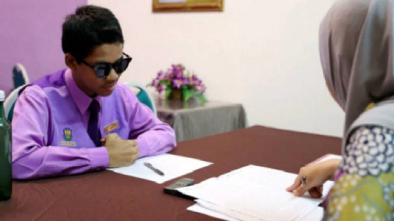 Student goes blind two weeks before SPM but still sits for exams