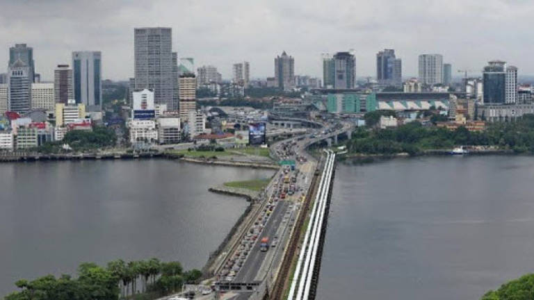 Accident causes temporary closure of Causeway lanes to Johor Baru