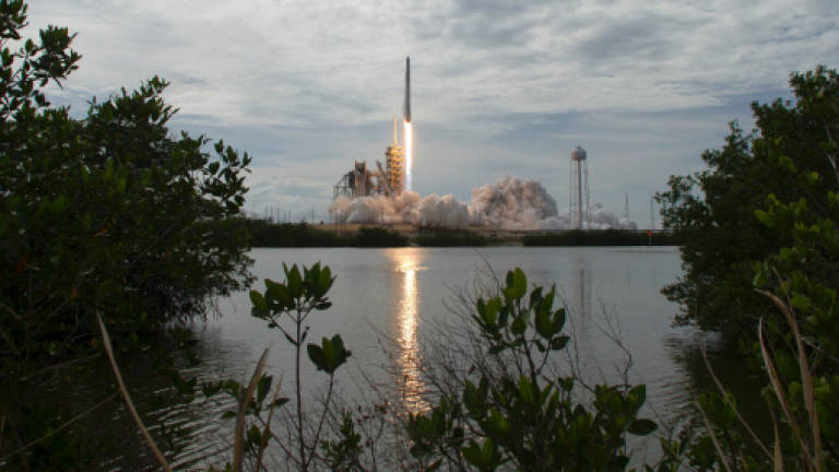 SpaceX blasts off cargo using recycled spaceship