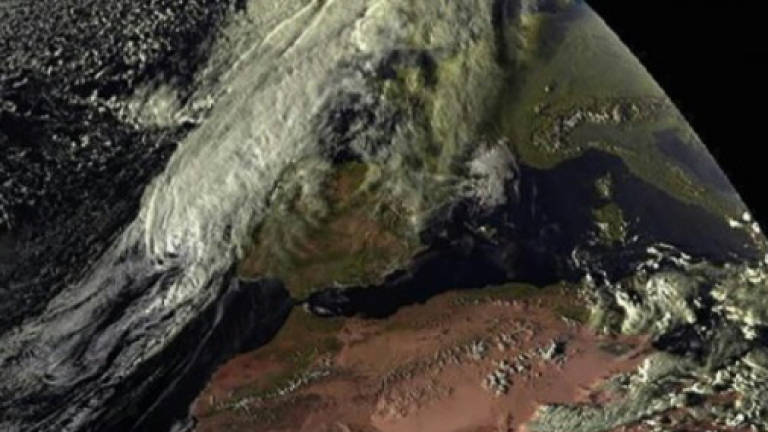 Portugal declares red alert as Hurricane Leslie nears