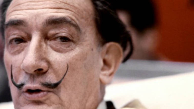 DNA test shows Spanish psychic is 'not Dali's daughter'