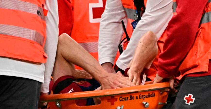 Barcelona’s Dutch midfielder #21 Frenkie de Jong is carried on a stretcher out of the pitch during the Spanish league football match between Real Madrid CF and FC Barcelona at the Santiago Bernabeu stadium in Madrid on April 21, 2024/AFPpix