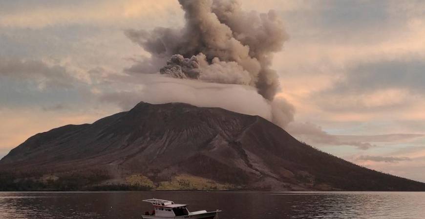 Mount Ruang volcano erupts in Sitaro, North Sulawesi - AFPPIX