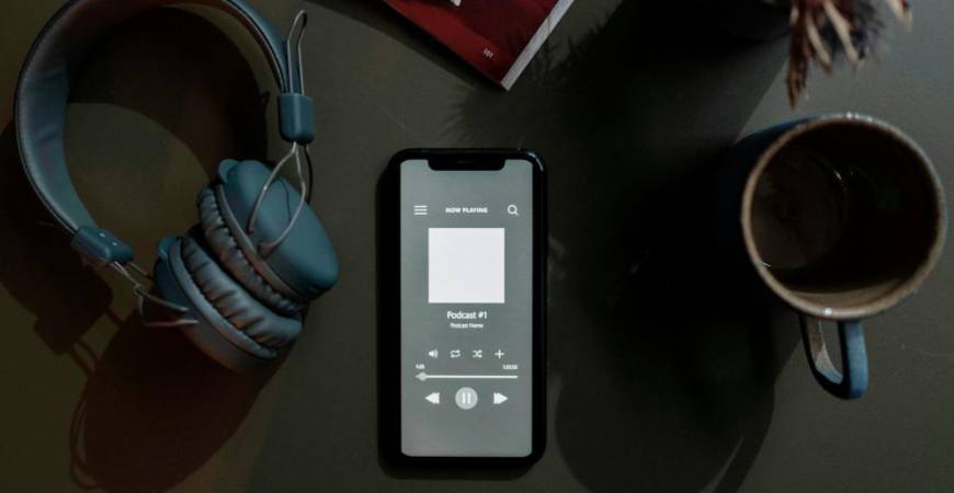 Podcasts are increasingly popular as source of travel info. –PEXELS