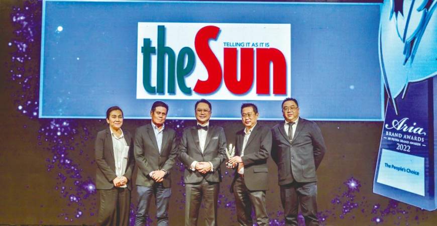 theSun takes home the Silver Award in the Media Networks category at the Putra Aria Brand Awards 2022. – ADIB RAWI/THESUN