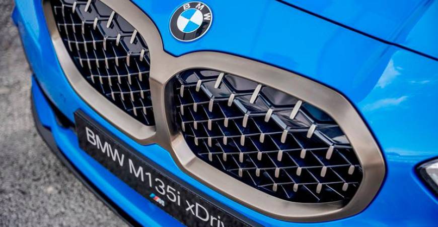 BMW Drops the “i” From Its ICE Models After 50 Years