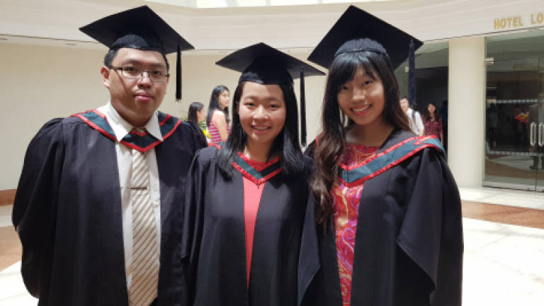 130 doctors graduate from Penang Medical College