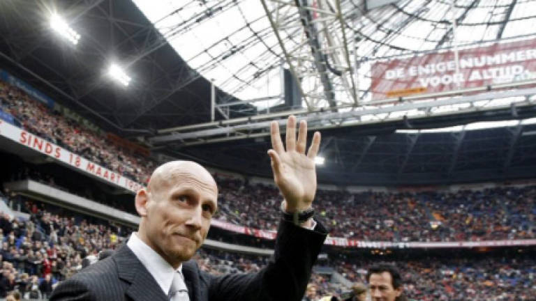 Stam joins Reading for first manager role