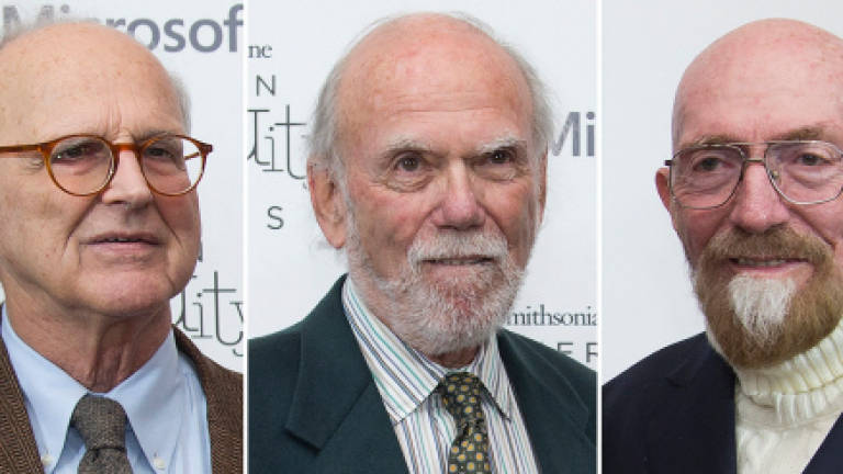 US trio wins physics Nobel for spotting wrinkles in the cosmos (Updated)