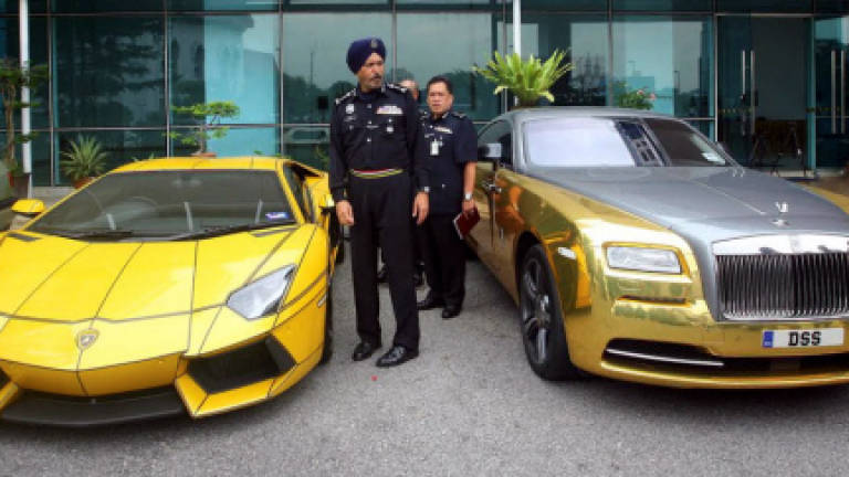 Cops seize gold Rolls Royce, Lamborghini