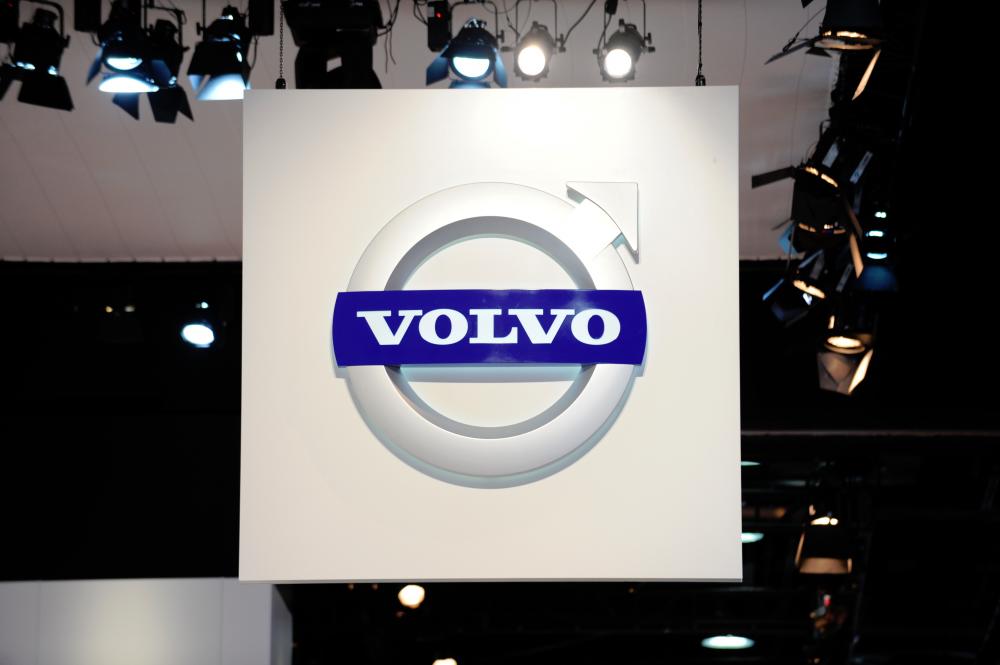 Volvo said it was recalling 167,000 cars worldwide because of a problem with the power-operated tailgate.