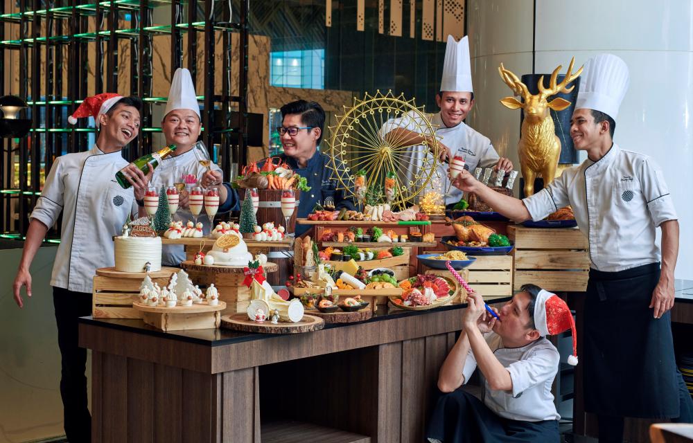 New Year’s eve dinner and lunch buffet. – PICS BY PULLMAN