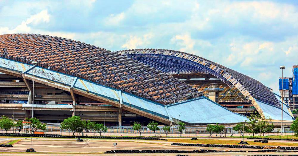 Plans by the Selangor government to spend RM787 million to either rebuild or refurbish the Shah Alam Stadium have raised questions on why the money is not used for flood management instead. – AMIRUL SYAFIQ/THESUN