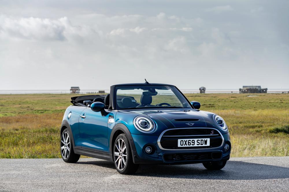 $!MINI Convertible Sidewalk Edition introduced