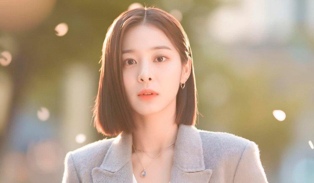 Seol is a fast rising star following her appearance on ‘Business Proposal’. – Allkpop