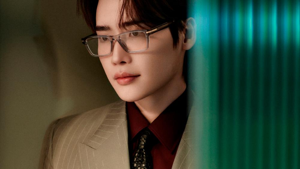 Lee Jong Suk is the face for Boss’s Global campaign.