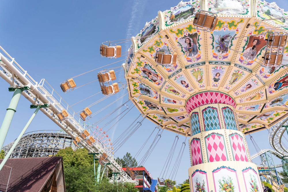 $!Hirakata Park, an amusement park located in Hirakata City, Osaka has attractions for all ages.